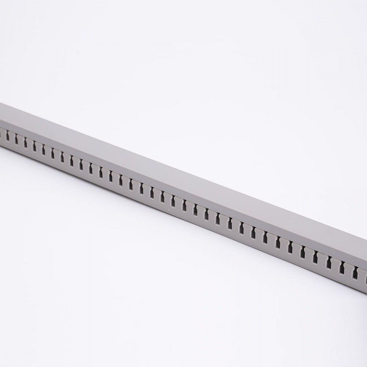 Короб перфорований 25х25 (2 метри) Takel (512010)