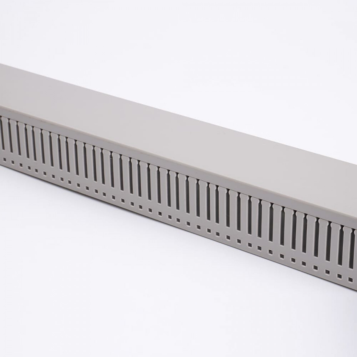 Короб перфорированный 80х60 (2 метра) Takel (512024)